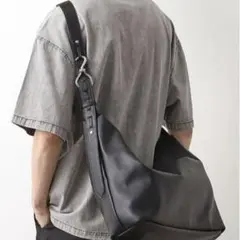 フックバックルビッグショルダーバッグ 新品未使用のサムネイル