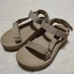 Teva サンダル　24cmのサムネイル