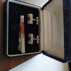 ネクタイピンとカフスボタンセット