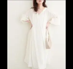 【natural couture】ハシゴレース使いたっぷりギャザーワンピース　白のサムネイル