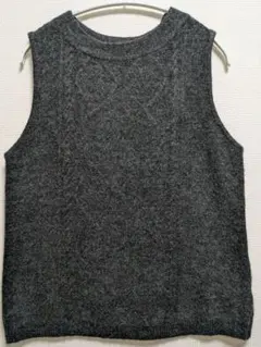 クルーネック　 ニットベスト　ダークグレー