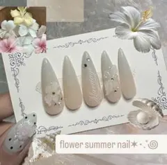 【左右同デザイン】ネイルチップ フラワー グラデーションのサムネイル