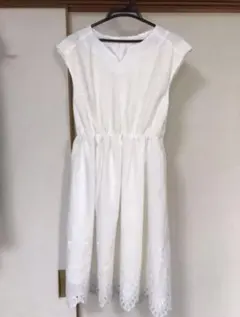 Te chi chi 裾刺繍ワンピースのサムネイル