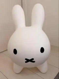 ブルーナボンボン　白色のサムネイル