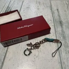 フェラガモ　スマホ　ケータイ　ストラップ　未使用