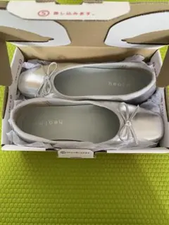 heal me パンプス 22.5 3E 〠ゆうパケットプラス 平日発送のサムネイル