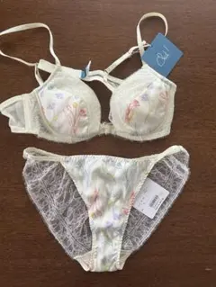 【タグ付新品未使用】CHUT! INTIMATES ブラ ショーツ セットアップのサムネイル