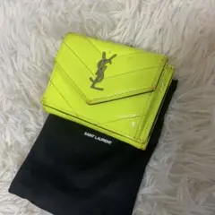 サンローラン　三つ折り　ミニ財布　ミニウォレット　ネオンイエロー　カサンドラ