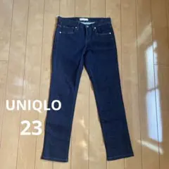 UNIQLO ユニクロ　スキニーフィットテーパードジーンズ　23