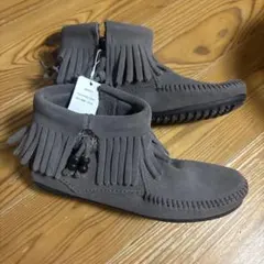 Minnetonka 521S グレー モカシン フリンジ付き
