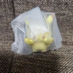 ガチャガチャ　ポケピース　ピカチュウ