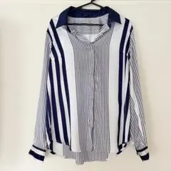 ほぼ新品　ネイビー　白　ストライプ　長袖ブラウス　シャツ　トップスのサムネイル