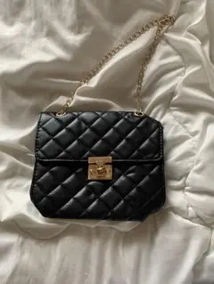 キルティング 黒 ショルダーバッグ ゴールド金具