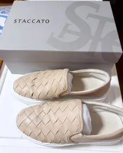 美品STACCATO イントレチャート 厚底スリッポン ベージュのサムネイル