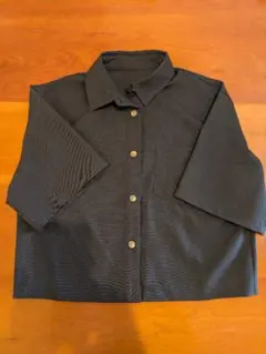 GU ブラック 半袖シャツ Sサイズ