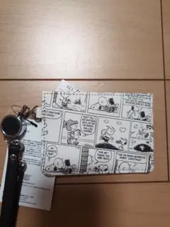 新品☆スヌーピーリール付きパスケース　定期入れ②