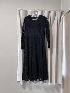 ブラックレースVネックドレス