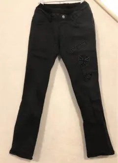 黒 ロングパンツ 刺繍パッチ付き