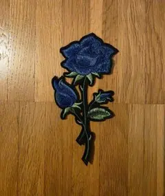 刺繍 ワッペン 花 　ハンドメイド リメイク 装飾 青　ブルー　バラ　薔薇