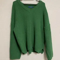 グリーン Vネック ニット 長袖