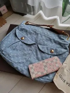 Item thumbnail for item 48bdf610-17c4-41e0-b8fb-fa0a830de56e