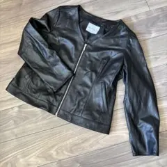 ブラックレザーVネックジャケット