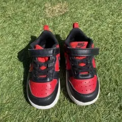 Nike 赤黒 スニーカー