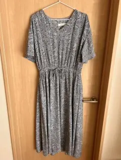 as know as 花柄半袖ワンピース グレー