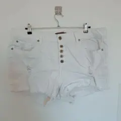 TORRID ホワイト ショートパンツ 18 デニム ショーパン 白