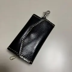 黒レザーキーケース スタイリッシュ