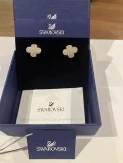 Swarovski クローバー型イヤリング ゴールド