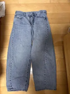 美品GU バレルレッグジーンズライトブルーデニムワイドパンツ 30