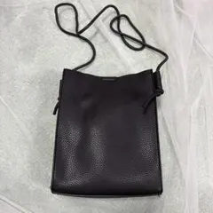 美品　ショルダーバッグ　ブラック　黒