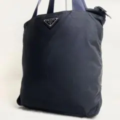 プラダ　トートバッグ　三角ロゴ　肩掛け　ナイロン　ハンドバッグ　逆台形　ブラック