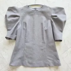 極美品 cygne シーニュ とんがりトップス ブラウスのサムネイル