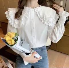 フリル襟付きホワイトシャツ　 Mサイズ　新品未使用