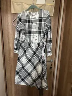 大セール中！　アズノウアズ　チェック柄長袖ワンピース