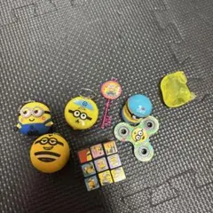 ミニオン フィジェットスピナー キーホルダー　スクイーズ　ライト　8点
