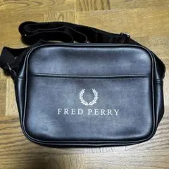 FRED PERRY フレッド ペリー ムック本 ショルダーバッグ ブラックのサムネイル