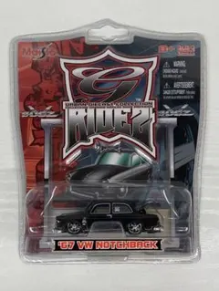 Maisto 1/64 '67 VW Notchback RIDEZのサムネイル
