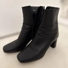 DIANA ブラックレザー中ヒールブーツ