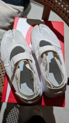 NIKE　エアリフト　ホワイト25cm