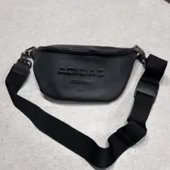 adidas originals アディダスオリジナルブラックピンクボディバッグ