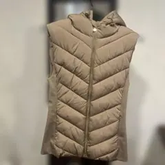 ZARA フード付きキルティングダウンベスト