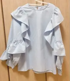 VERITE 新品　フリルブラウス　匿名発送　ブルー　秋服