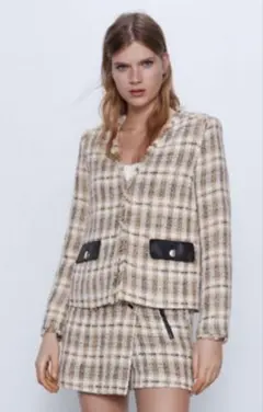ZARA ベージュツイード　ゴールドボタン　 ノーカラー ジャケットセットアップ