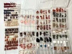 ネイルチップセット 多様なデザイン 収納ケース付き　まとめ売り　28種類