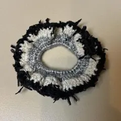 ハンドメイド シュシュ シルバー×黒×白 フリルシュシュ