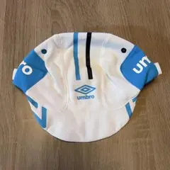 52cm サッカーキャップ　umbro ホワイト/ブルー キャップ