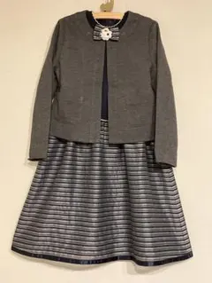 子供用ワンピースとジャケットのセットアップ